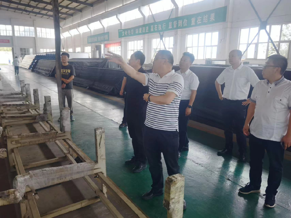 李磊、張瑛帶隊(duì)到廣平縣邯鄲市新頤通管業(yè)科技有限公司廠區(qū)督導(dǎo)檢查安全生產(chǎn)和疫情防控工作
